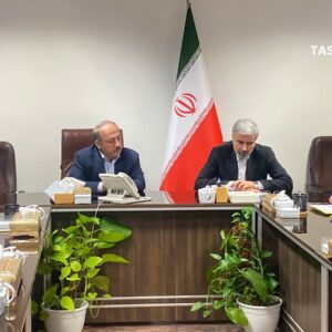 نشست شهرداران شهرهای شهرستان شبستر با دکـتر نصرتی، معاون عمرانی وزیر کشور